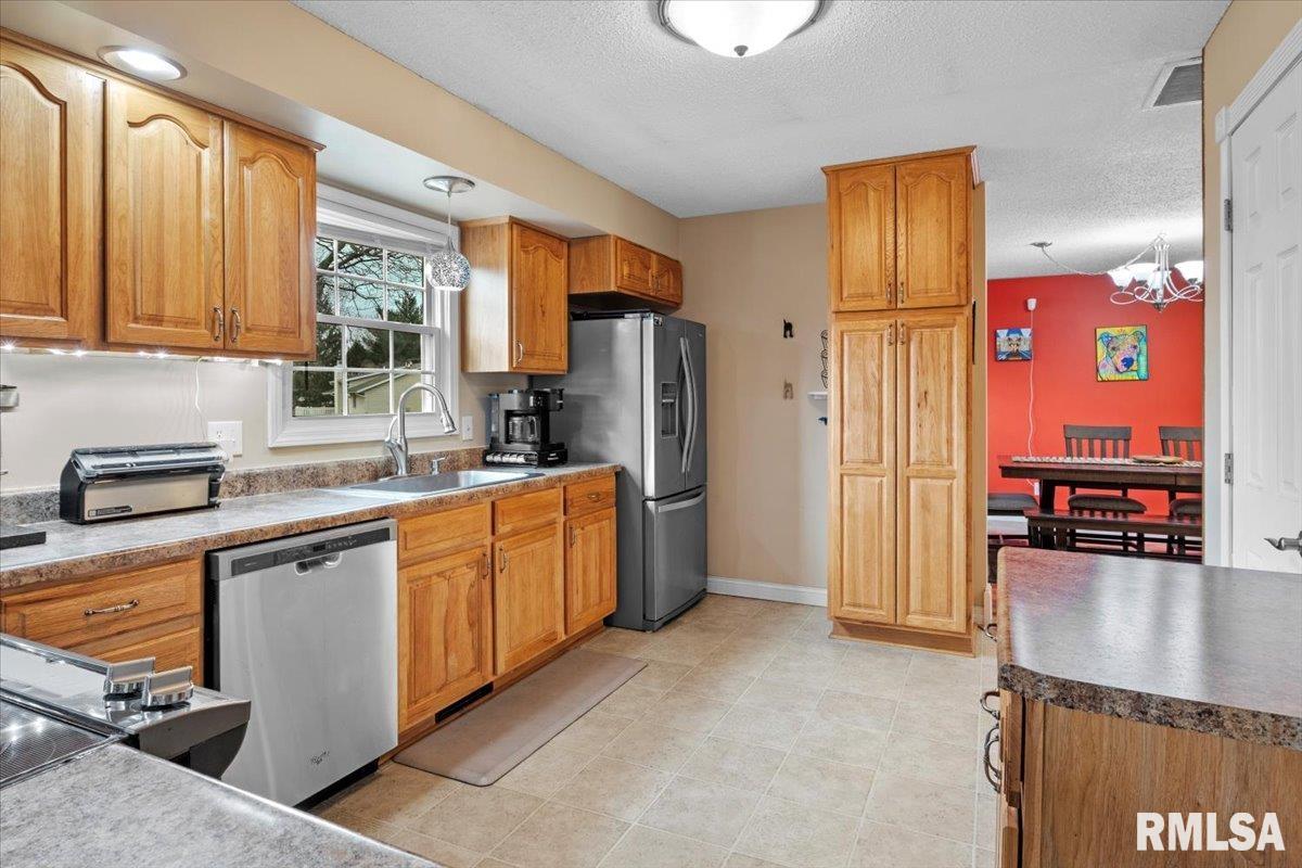 23171 Beulah Drive Athens, IL 62613 - Photo 11 of 37