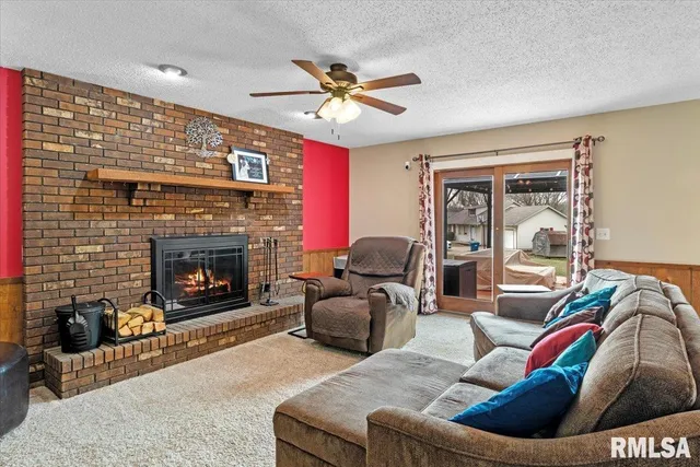 $235,000 | 23171 Beulah Drive, Athens, IL 62613