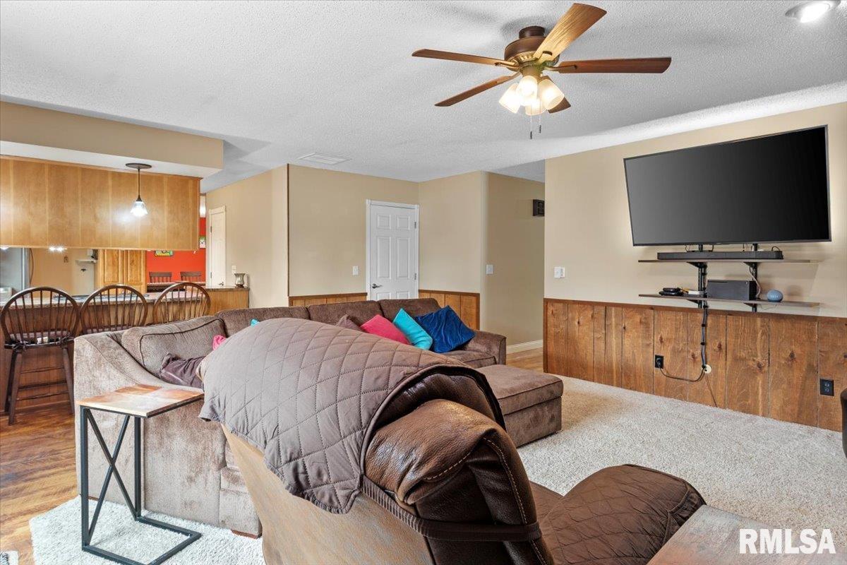 23171 Beulah Drive Athens, IL 62613 - Photo 17 of 37