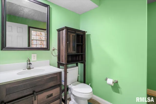 $235,000 | 23171 Beulah Drive, Athens, IL 62613