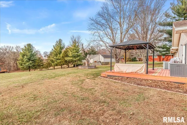 $235,000 | 23171 Beulah Drive, Athens, IL 62613