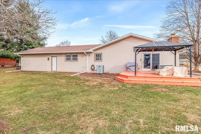 $235,000 | 23171 Beulah Drive, Athens, IL 62613