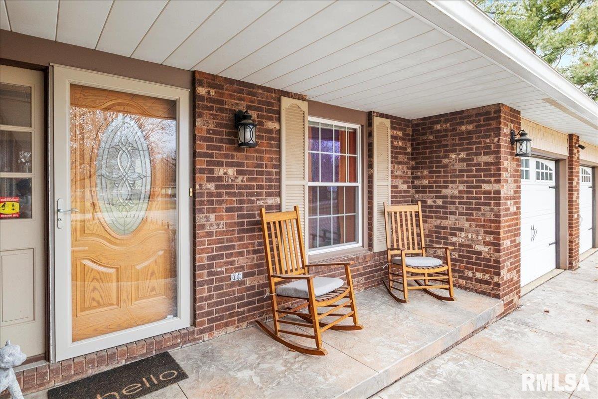 23171 Beulah Drive Athens, IL 62613 - Photo 4 of 37