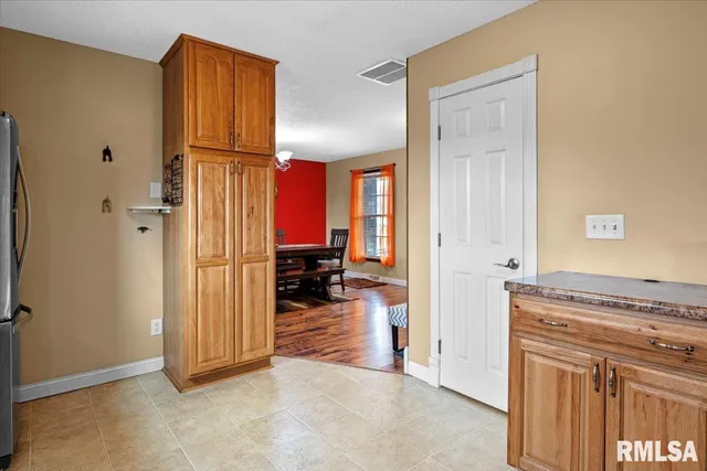 $235,000 | 23171 Beulah Drive, Athens, IL 62613