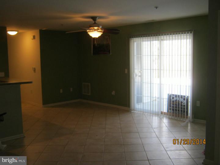 151 Natalie Road Delran, NJ 08075 - Photo 5 of 15 Living Room