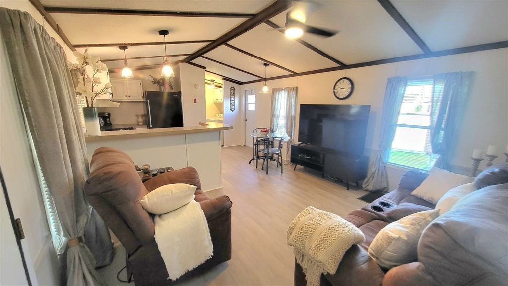 557 Southwest Cutoff, Unit 107 Worcester, MA 01607 - Photo 2 of 42 Gallery Image 2