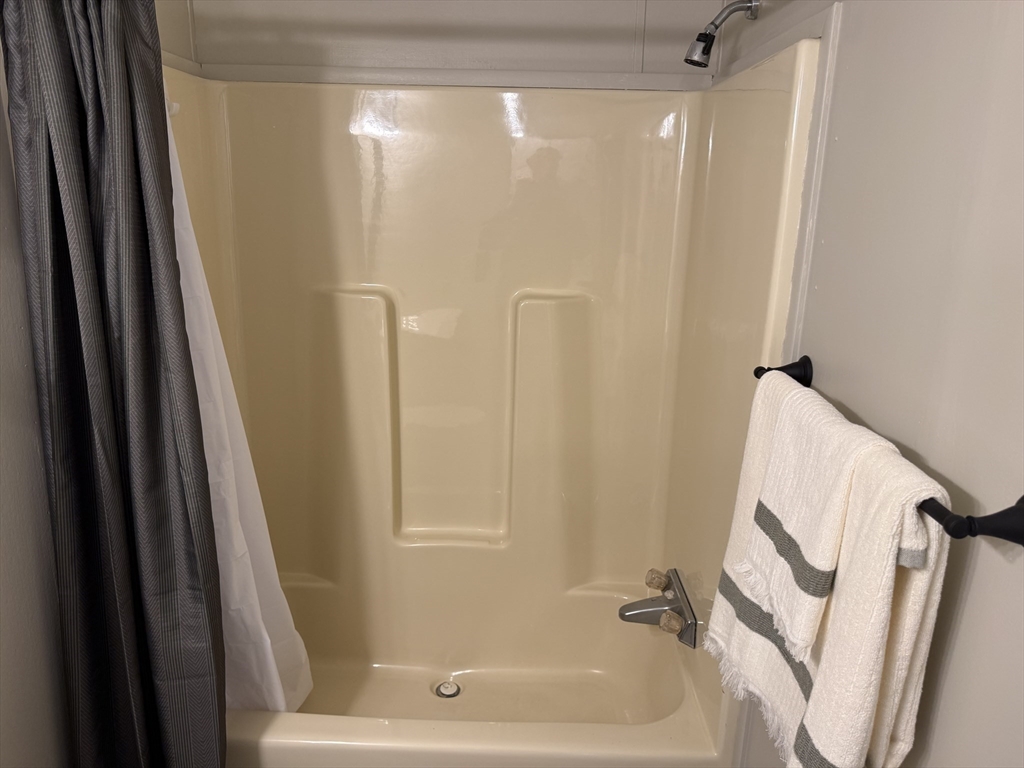 557 Southwest Cutoff, Unit 107 Worcester, MA 01607 - Photo 24 of 42 Gallery Image 24