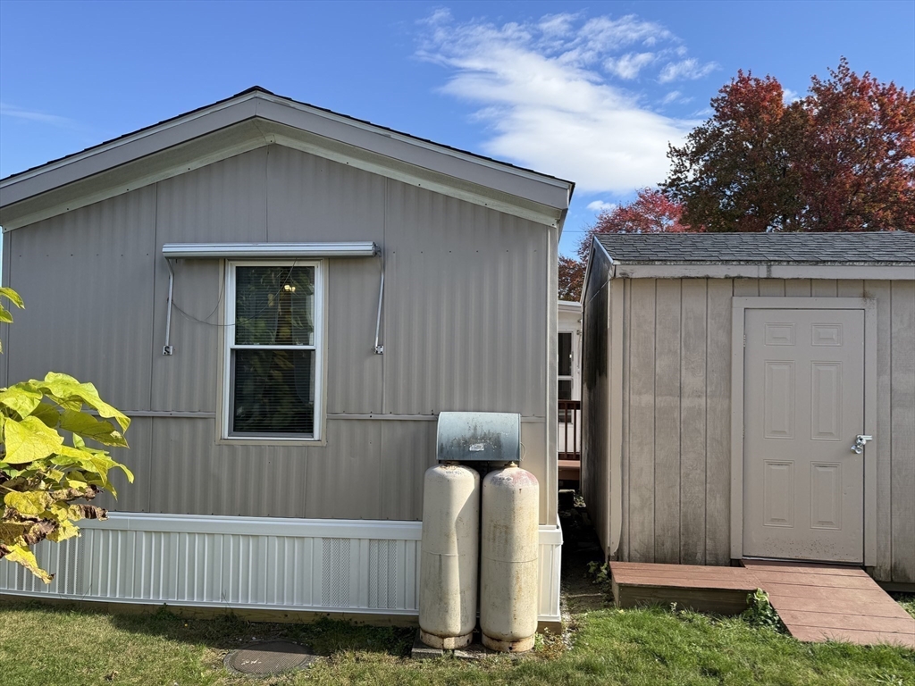 557 Southwest Cutoff, Unit 107 Worcester, MA 01607 - Photo 36 of 42 Gallery Image 36