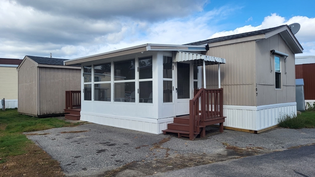 557 Southwest Cutoff, Unit 107 Worcester, MA 01607 - Photo 5 of 42 Gallery Image 5