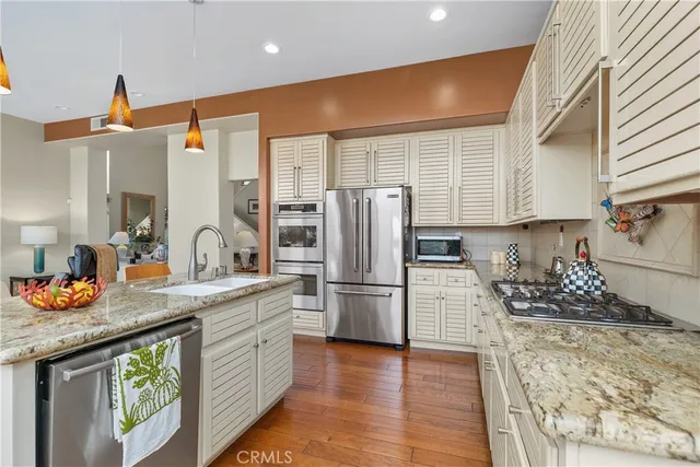 $2,450,000 | 323 Empire Landing, Long Beach, CA 90803