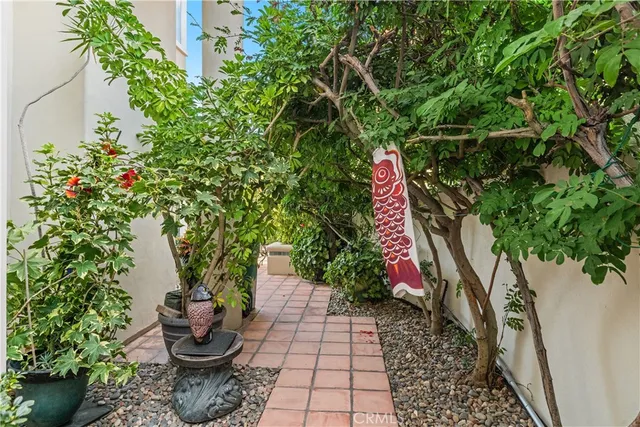 $2,450,000 | 323 Empire Landing, Long Beach, CA 90803