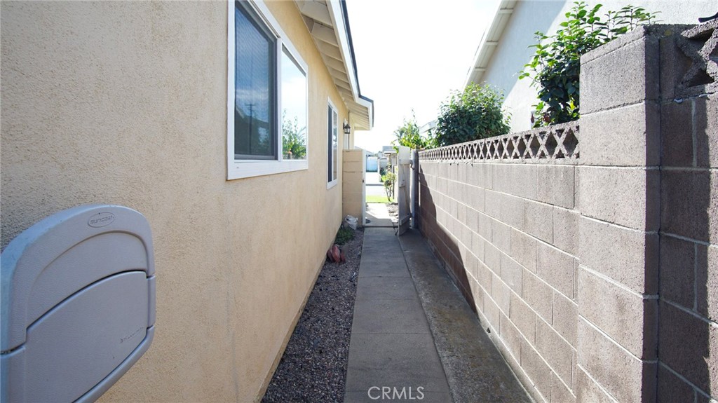 911 East Evergreen Avenue Santa Maria, CA 93454 - Photo 13 of 48 a view of a balcony