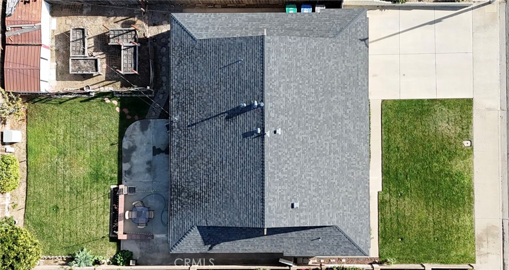 911 East Evergreen Avenue Santa Maria, CA 93454 - Photo 47 of 48 a view of a pathway of a building