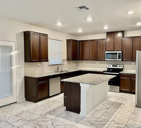 $2,500 | 4955 Usaa Boulevard, Unit 79, San Antonio, TX 78240