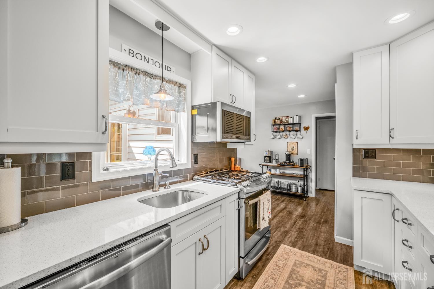 5 Wendy Road Colonia, NJ 07067 - Photo 22 of 41 Gallery Image 22