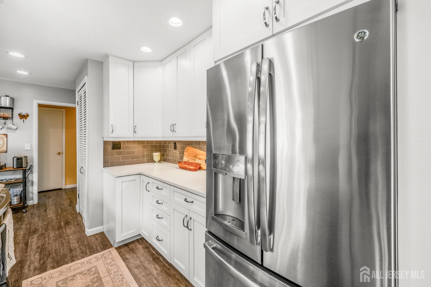 5 Wendy Road Colonia, NJ 07067 - Photo 23 of 41 Gallery Image 23