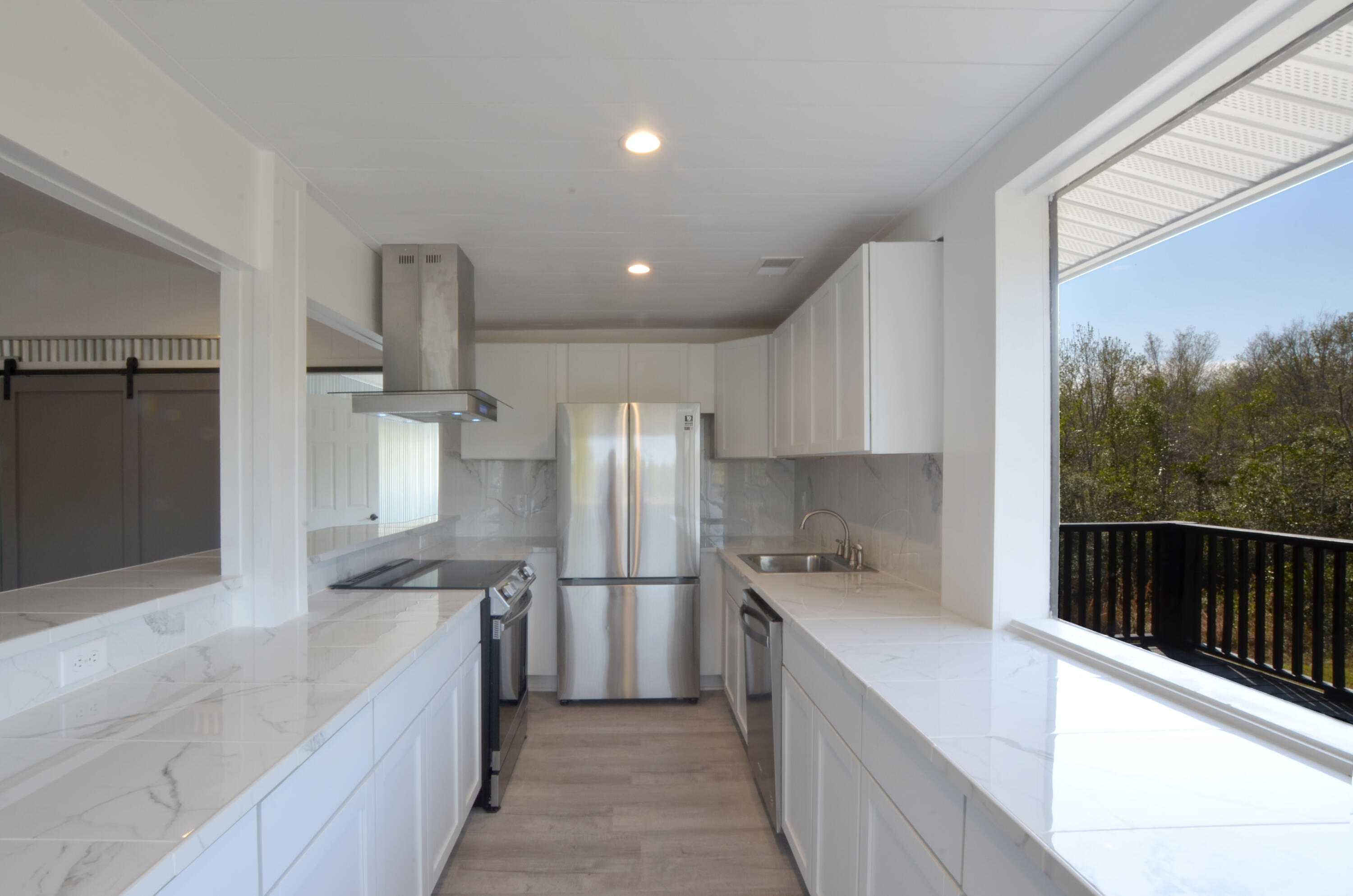 1220 County Rd S-22-31 Georgetown, SC 29440 - Photo 6 of 15 kitchen
