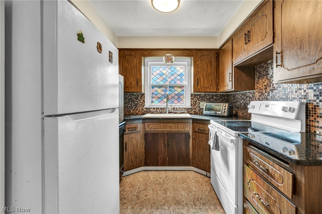 13570 Cedar Road Cleveland, OH 44118 - Photo 21 of 50