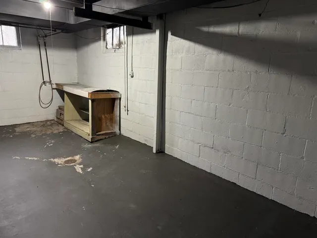 $950 | 824 Tremont Avenue, Unit 1, Davenport, IA 52803