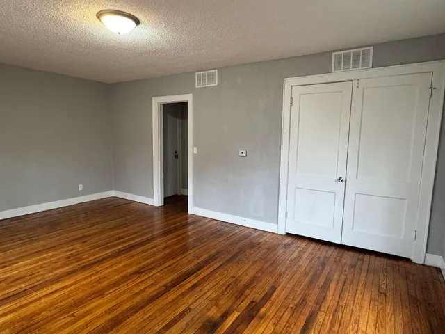 $950 | 824 Tremont Avenue, Unit 1, Davenport, IA 52803