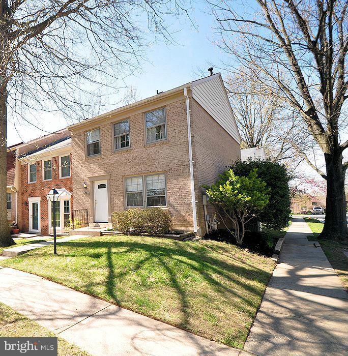 5820 Humblebee Road Columbia, MD 21045 - Photo 1 of 16 Exterior (Front)