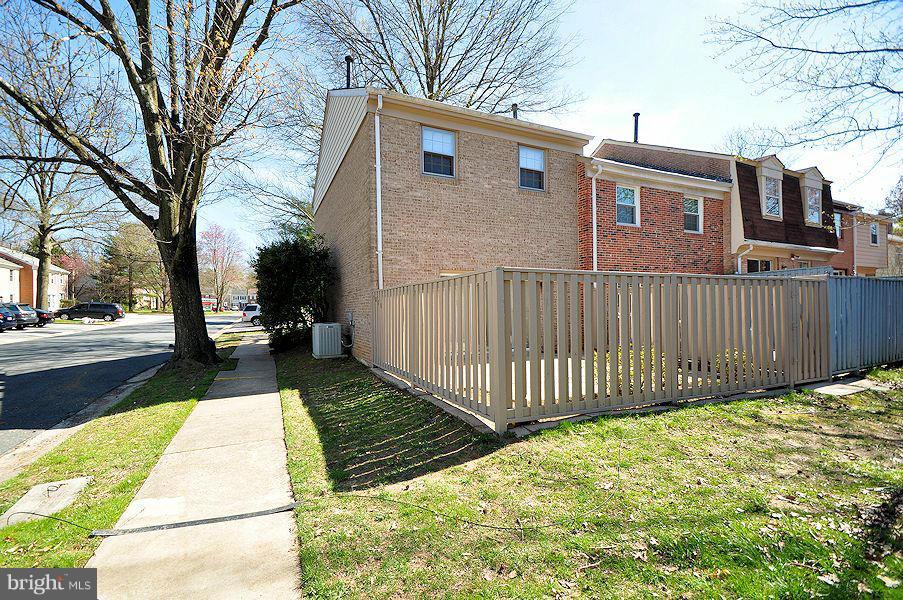 5820 Humblebee Road Columbia, MD 21045 - Photo 14 of 16 Exterior (Rear)