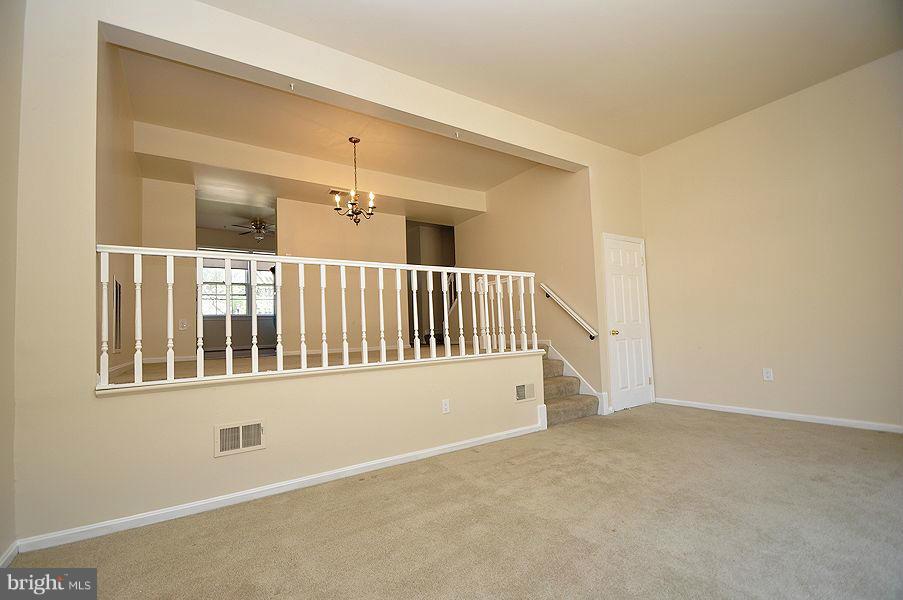5820 Humblebee Road Columbia, MD 21045 - Photo 4 of 16 Living Room