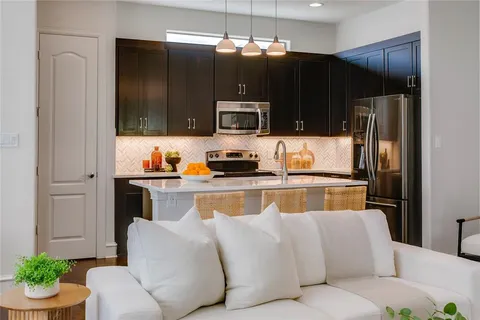$439,000 | 2100 North Fitzhugh Avenue, Unit H, Dallas, TX 75204