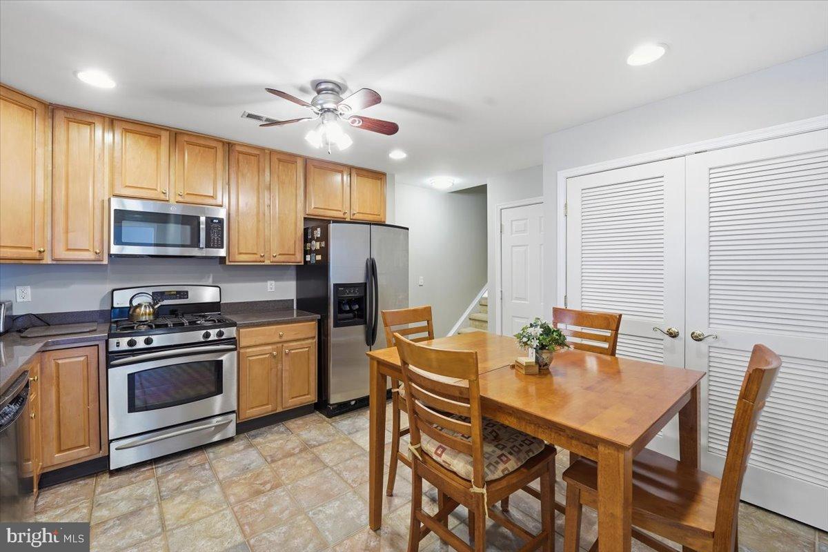 192 Federal Point Boulevard Lawrenceville, NJ 08648 - Photo 11 of 34 a view of a dining room with furniture