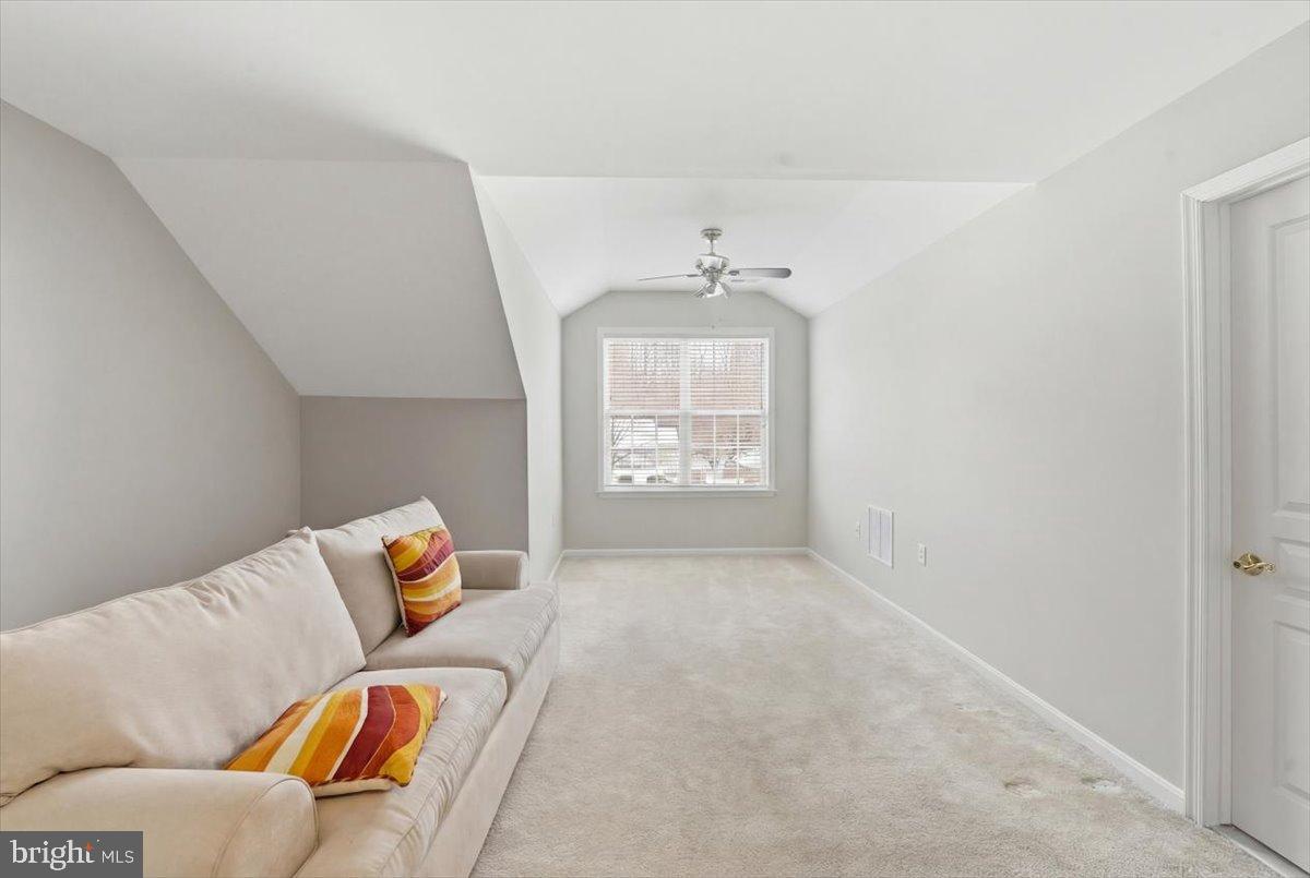 192 Federal Point Boulevard Lawrenceville, NJ 08648 - Photo 27 of 34 a living room with furniture