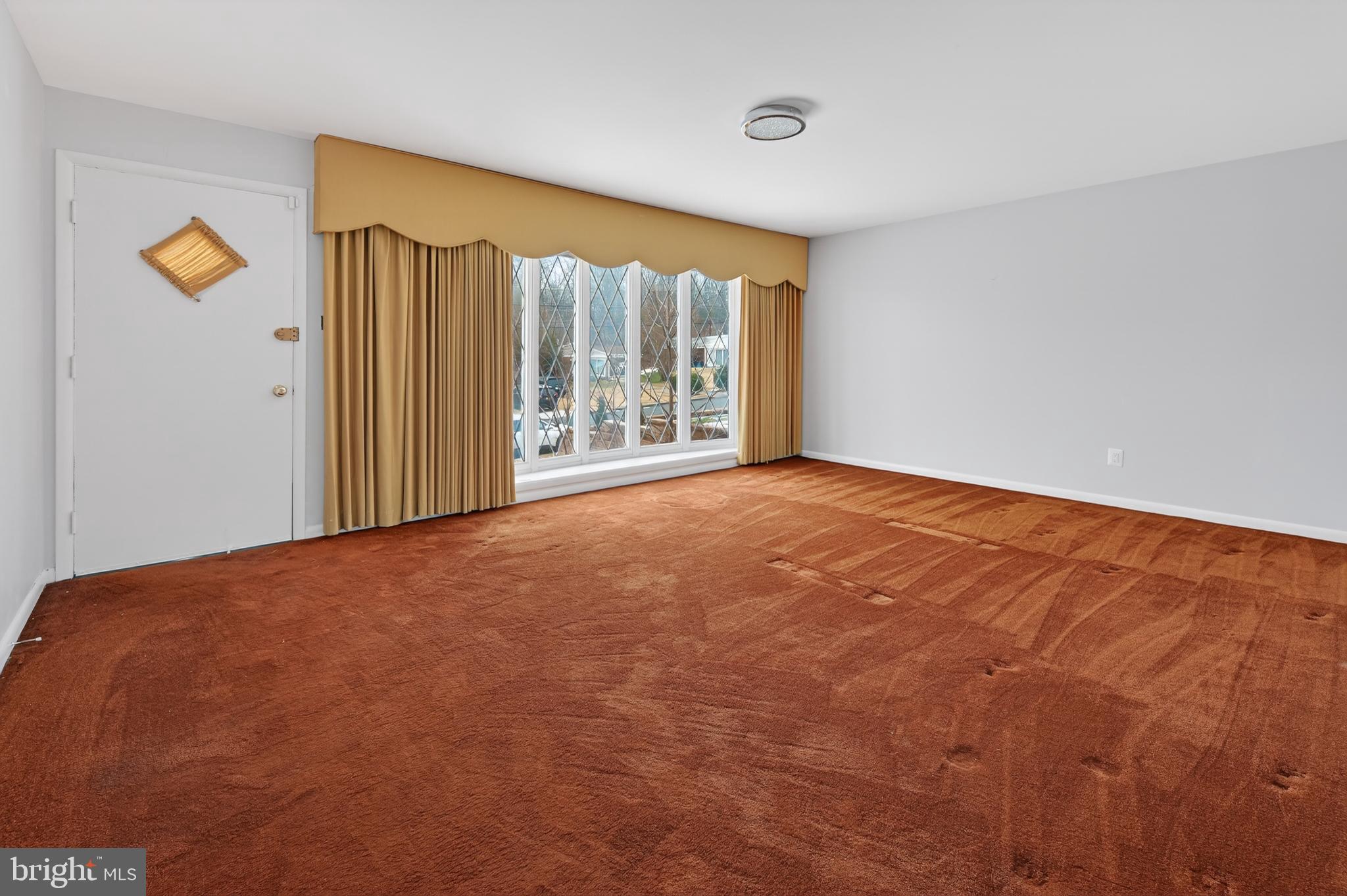 3505 N Street Southeast Washington, DC 20019 - Photo 2 of 29 a view of an empty room with a window
