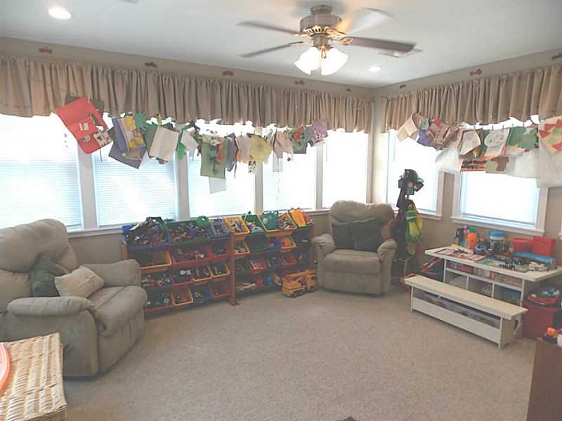 63 Capwell Avenue Woonsocket, RI 02895 - Photo 5 of 14 Bonus Room.