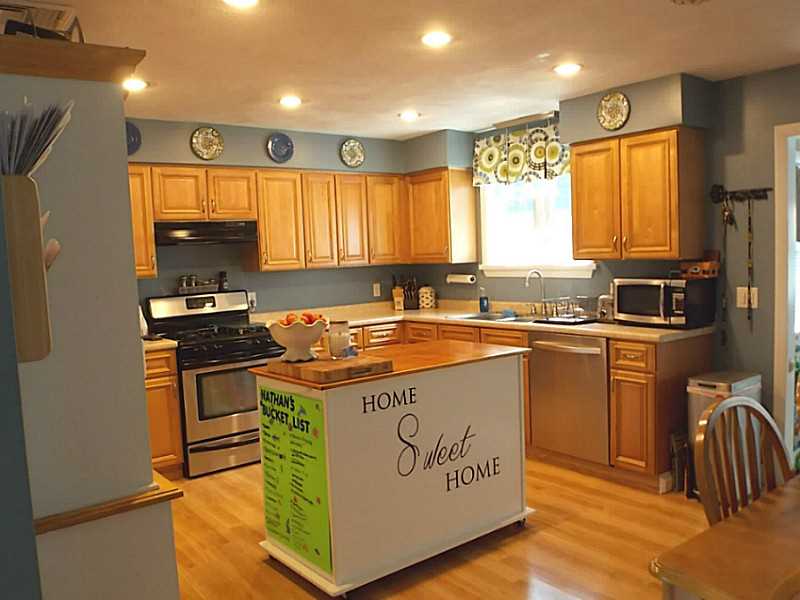 63 Capwell Avenue Woonsocket, RI 02895 - Photo 6 of 14 Kitchen.