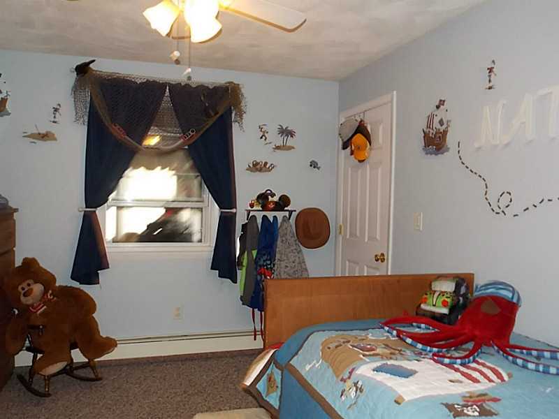 63 Capwell Avenue Woonsocket, RI 02895 - Photo 7 of 14 Bedroom.