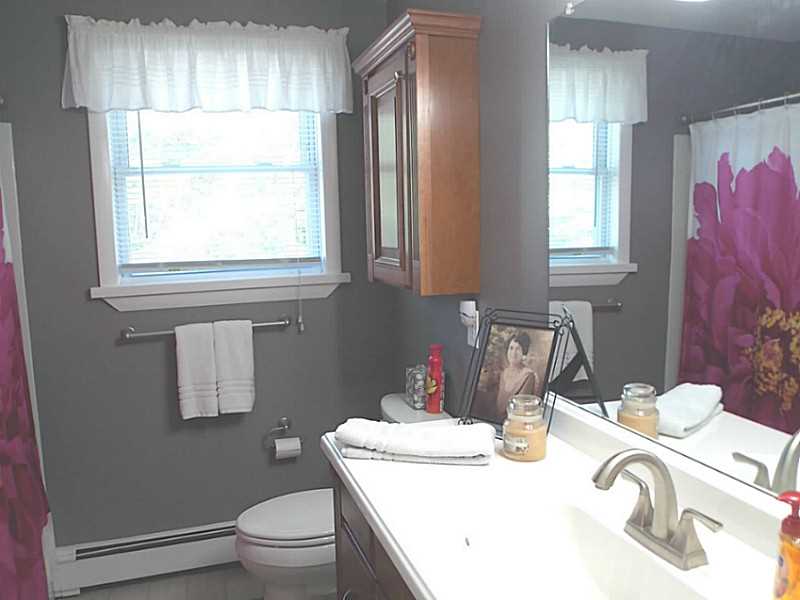 63 Capwell Avenue Woonsocket, RI 02895 - Photo 9 of 14 Bathroom.