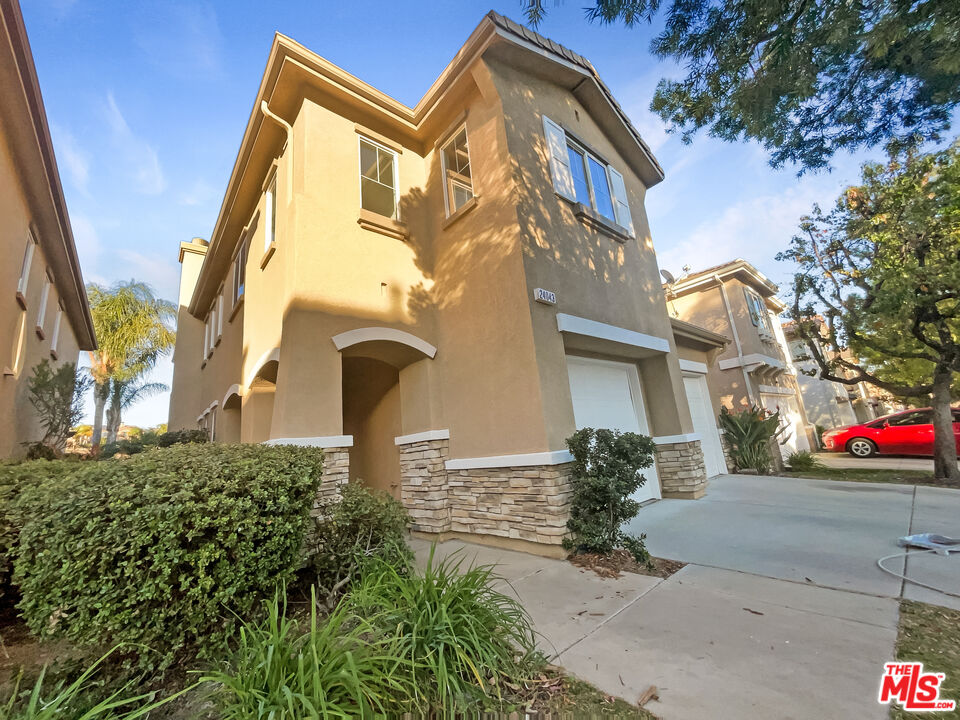 24043 Tango Drive Valencia, CA 91354 - Photo 9 of 25