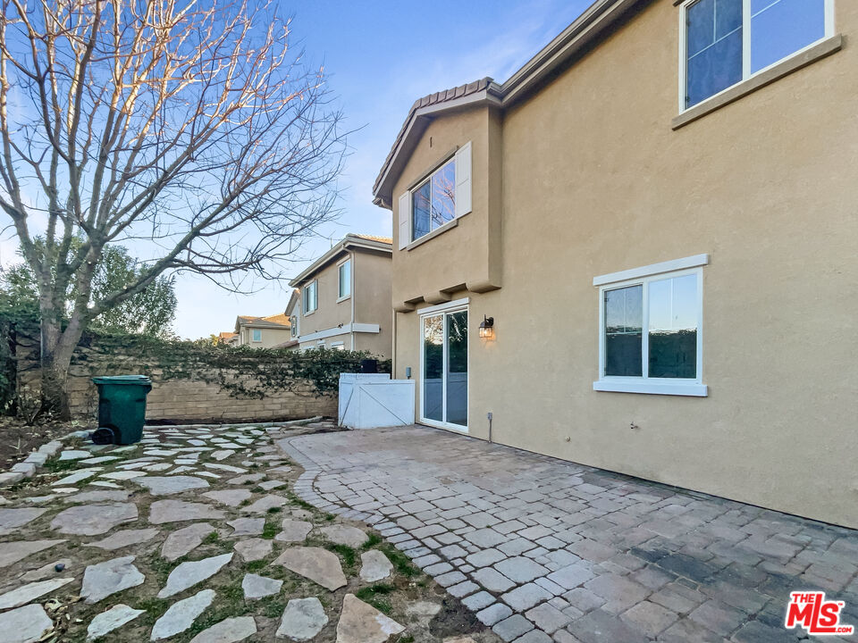 24043 Tango Drive Valencia, CA 91354 - Photo 10 of 25