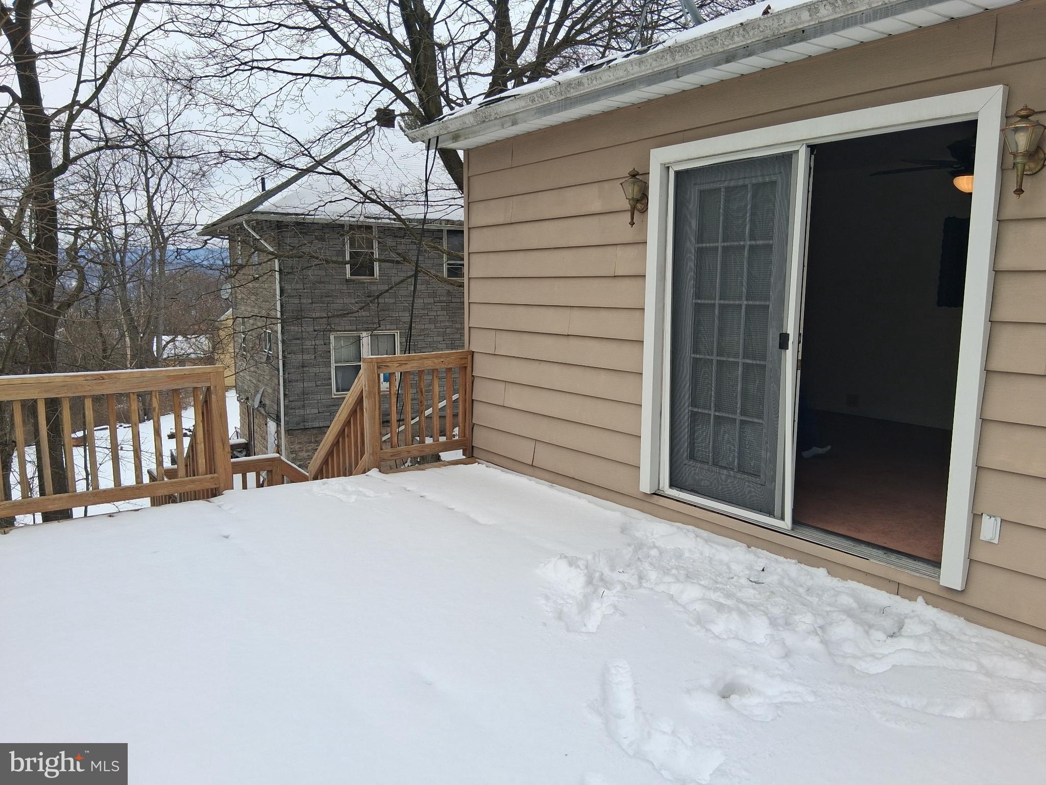 265 View Street Johnstown, PA 15902 - Photo 17 of 64 Cozy retreat with snowy deck views picture #4.