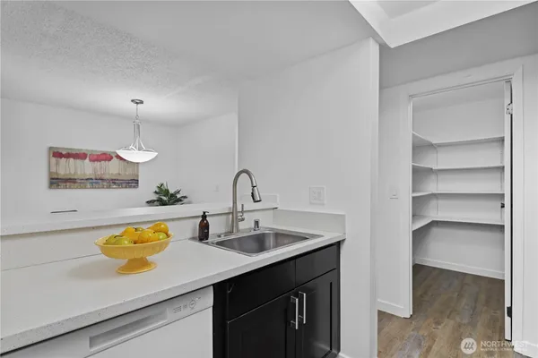 $220,000 | 14515 Northeast 32nd Street, Unit H104, Bellevue, WA 98007
