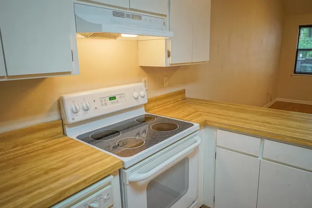 $1,100 | 2100 Continental Avenue, Unit 5, Tallahassee, FL 32304