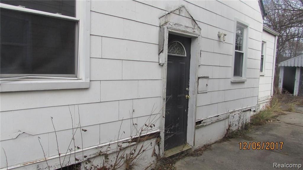 8652 Fielding Street Detroit, MI 48228 - Photo 4 of 24