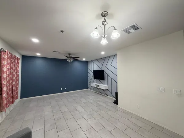 $2,300 | 7217 West Golden Lane, Peoria, AZ 85345