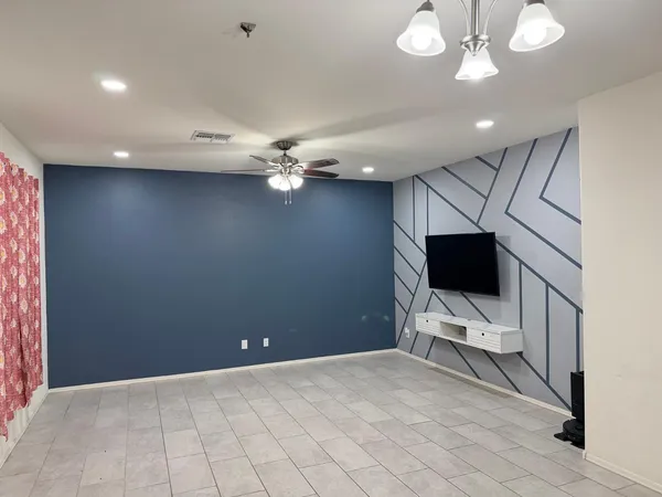 $2,300 | 7217 West Golden Lane, Peoria, AZ 85345