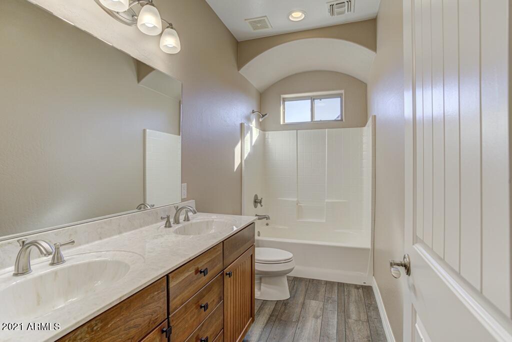 207 Matlock Drive Payson, AZ 85541 - Photo 21 of 44 Photo 20 Guest Bathroom 1