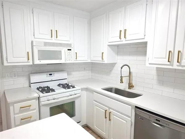 $2,100 | 6009 Deer Springs Lane Northwest, Acworth, GA 30101