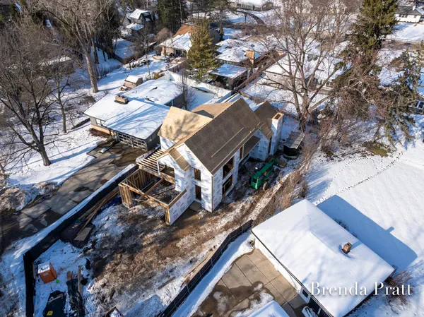 $2,400,000 | 2909 Pioneer Club Road Southeast, East Grand Rapids, MI 49506