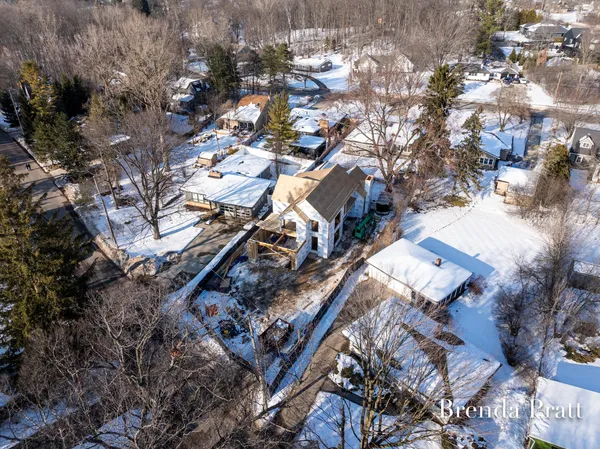 $2,400,000 | 2909 Pioneer Club Road Southeast, East Grand Rapids, MI 49506