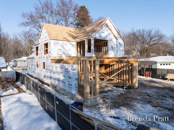 $2,400,000 | 2909 Pioneer Club Road Southeast, East Grand Rapids, MI 49506