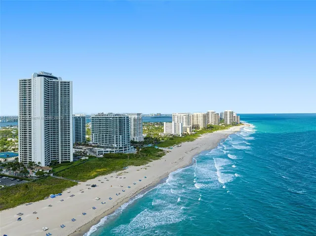$8,500 | 3000 North Ocean Drive, Unit 20A, Riviera Beach, FL 33404