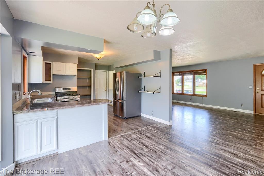 5495 East Coldwater Road Flint, MI 48506 - Photo 17 of 44